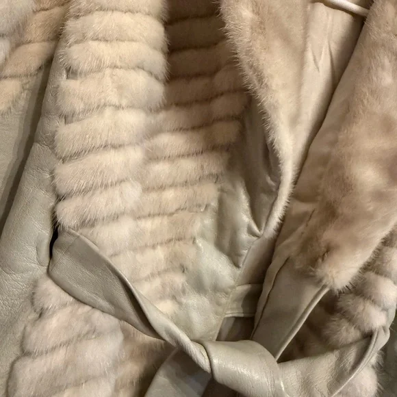 Jordan Marsh Mink Fur Belted Coat - Picture 4 of 6